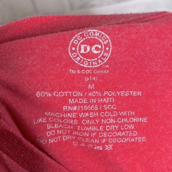DC Comics Marvel The Flash Classic Distressed Logo Red Graphic Tee Size Medium - Picture 6 of 6
